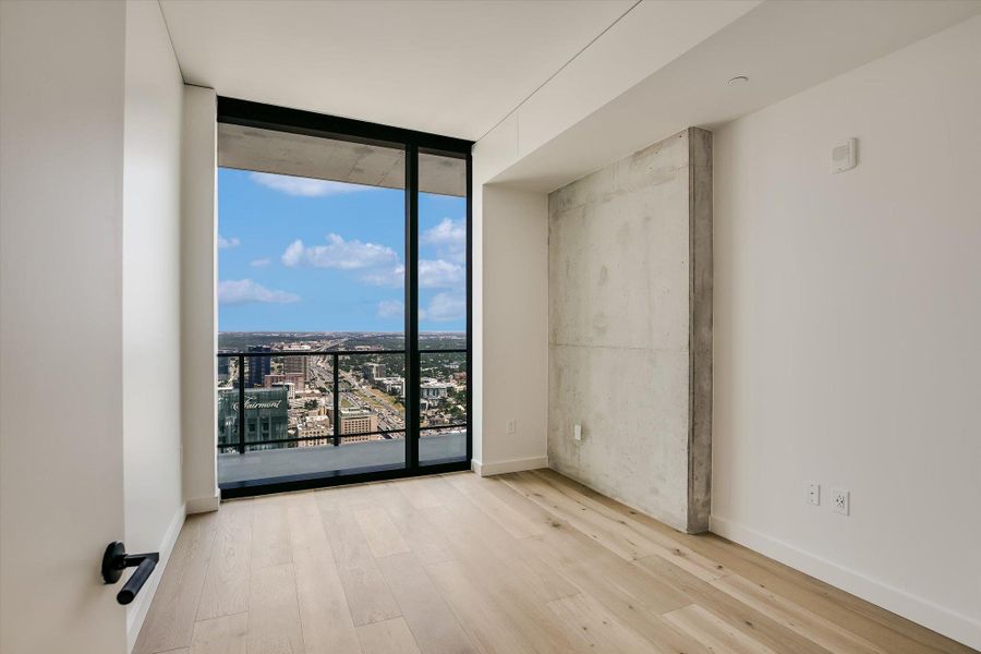 Spacious, unfurnished interior of a new home in The Modern Austin Residences, Austin (Image 18). Spacious, unfurnished interior of a new home in The Modern Austin Residences, Austin (Image 18).