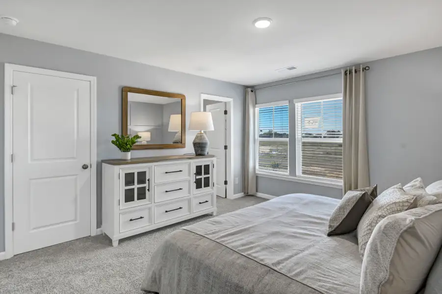 Furnished interior view inside a new home in Cameron Ridge, Columbia (Image 16).