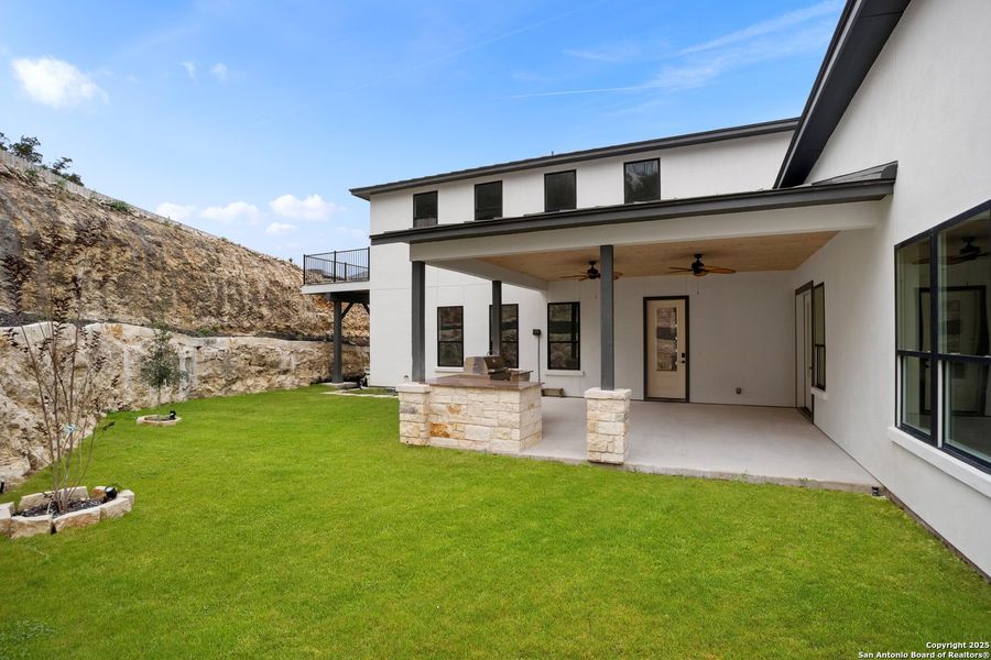 Exterior details and patio area of a home in , San Antonio (Image 4).