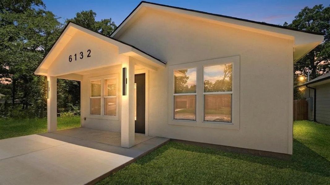 Exterior details and patio area of a home in , Mabank (Image 4). Exterior details and patio area of a home in , Mabank (Image 4).