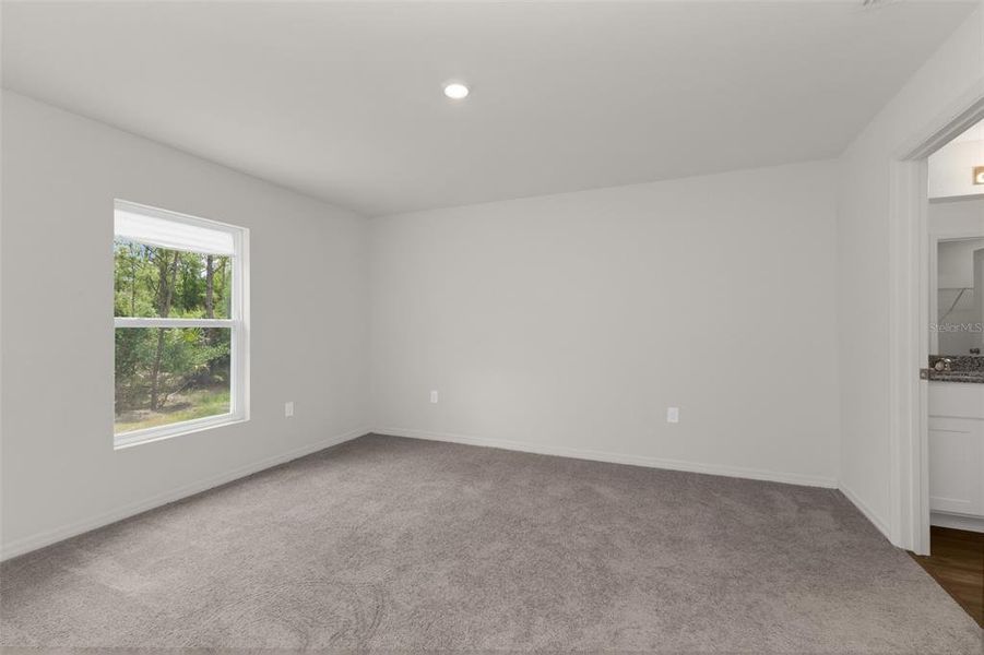 Spacious, unfurnished interior of a new home in , Port Charlotte (Image 14).