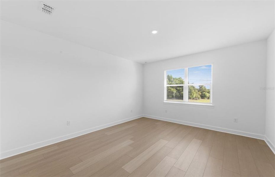 Spacious, unfurnished interior of a new home in Reagan Landing, Bradenton (Image 23).