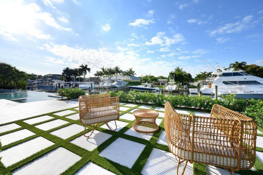 BACKYARD SITTING AREA