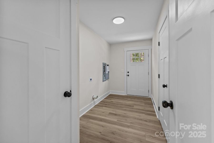 Spacious, unfurnished interior of a new home in , Salisbury (Image 25).