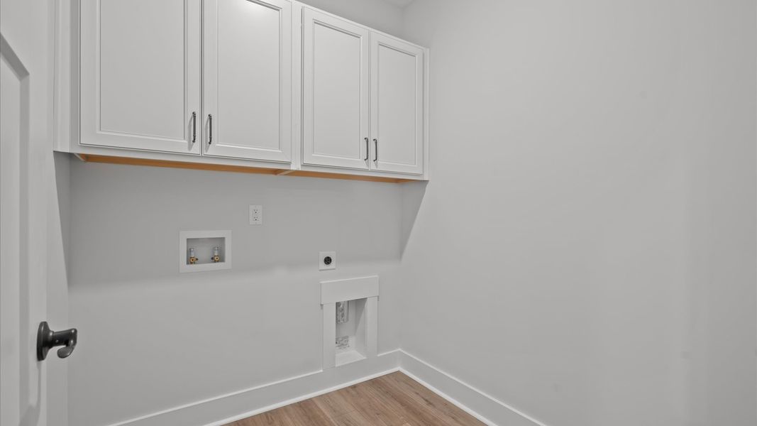 Furnished interior view inside a new home in Wells Crossing, Seneca (Image 12).