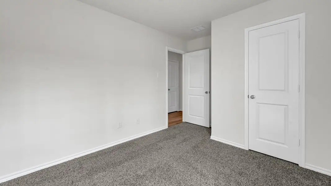 Spacious, unfurnished interior of a new home in Riverfield, Josephine (Image 18).