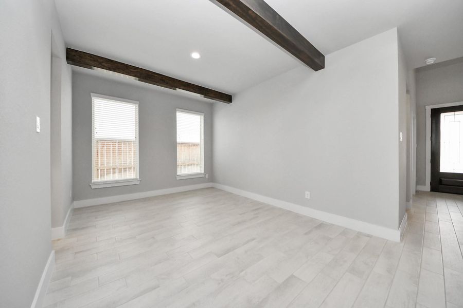 Spacious, unfurnished interior of a new home in Sunterra, Katy (Image 20). Spacious, unfurnished interior of a new home in Sunterra, Katy (Image 20).