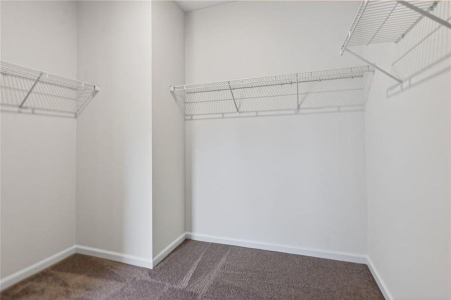 Spacious, unfurnished interior of a new home in North Haven, Rome (Image 20).