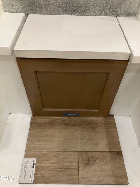 38 MRG FM - Kitchen Island Photo