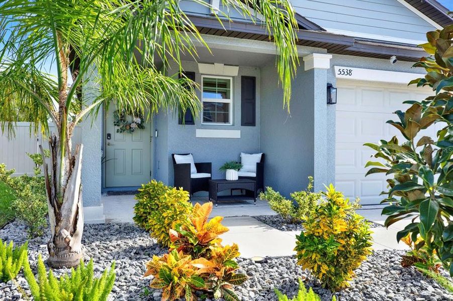 Exterior details and patio area of a home in , Wimauma (Image 4).