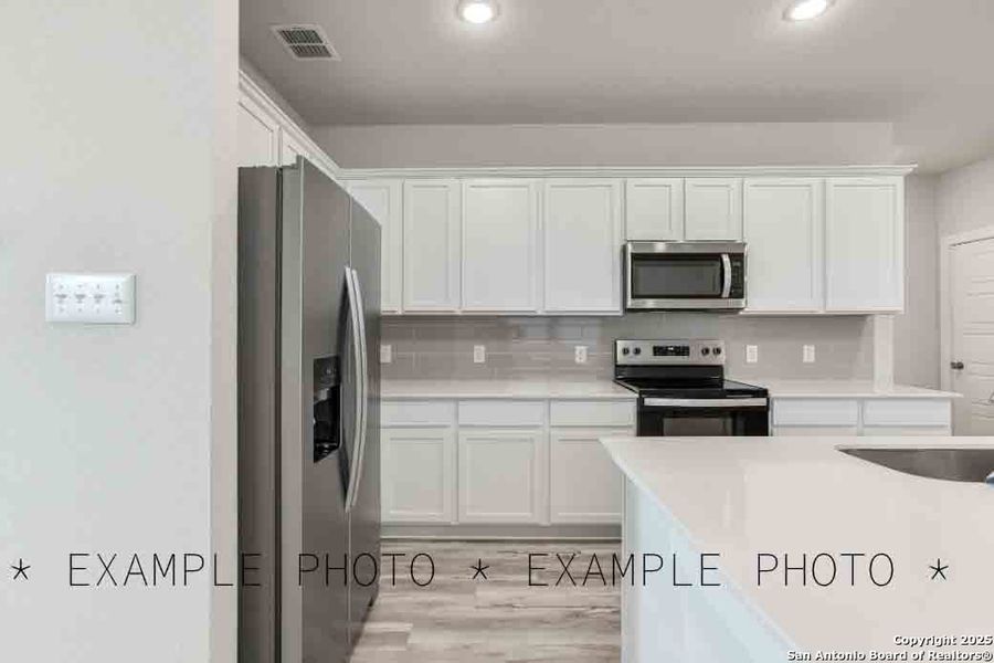Furnished interior view inside a new home in Mesa Vista, San Antonio (Image 8). Furnished interior view inside a new home in Mesa Vista, San Antonio (Image 8).