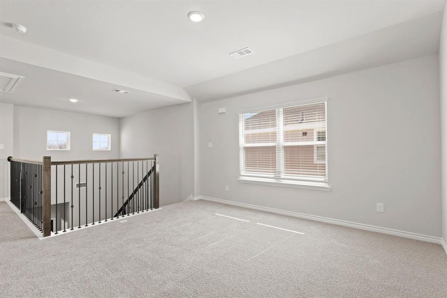 Spacious, unfurnished interior of a new home in Deer Creek, Crowley (Image 22).