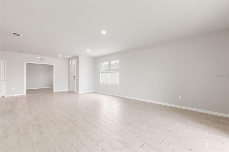 Spacious, unfurnished interior of a new home in Sea Cove, Punta Gorda (Image 13). Spacious, unfurnished interior of a new home in Sea Cove, Punta Gorda (Image 13).