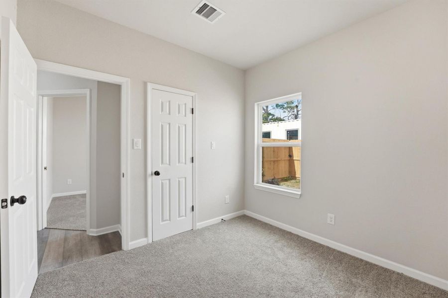 Spacious, unfurnished interior of a new home in , Beaumont (Image 10).