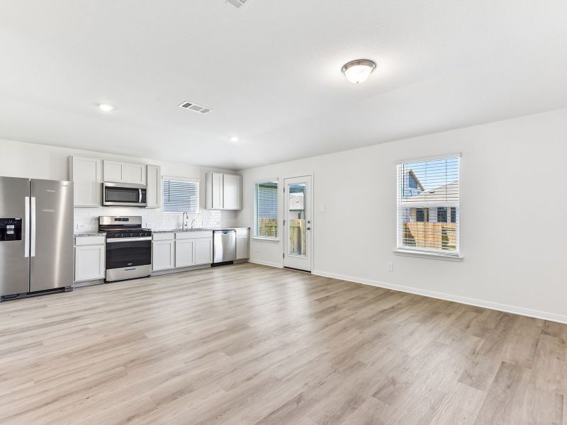 Spacious, unfurnished interior of a new home in Waterstone Crossing, Kyle (Image 7). Spacious, unfurnished interior of a new home in Waterstone Crossing, Kyle (Image 7).