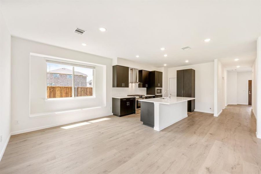 Furnished interior view inside a new home in ArrowBrooke Elements, Aubrey (Image 9). Furnished interior view inside a new home in ArrowBrooke Elements, Aubrey (Image 9).