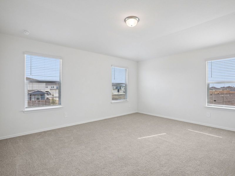 Spacious, unfurnished interior of a new home in Waterstone Village, Kyle (Image 9).