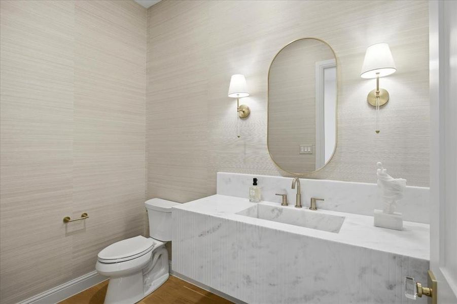 Furnished interior view inside a new home in , Dallas (Image 7).