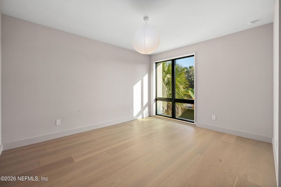 Spacious, unfurnished interior of a new home in , Atlantic Beach (Image 26).