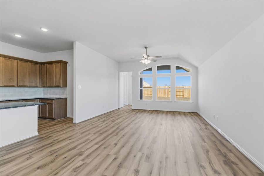 Spacious, unfurnished interior of a new home in Wildrye, Waller (Image 27).