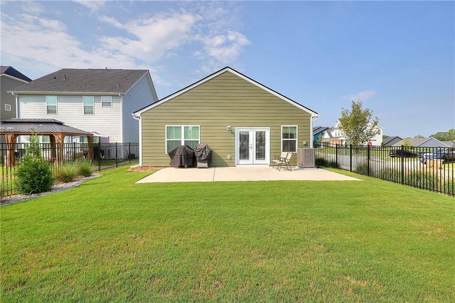 Exterior details and patio area of a home in , Hoschton (Image 4).
