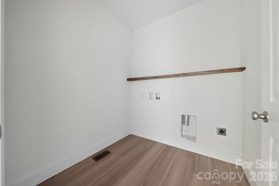 Spacious, unfurnished interior of a new home in , Taylorsville (Image 22).