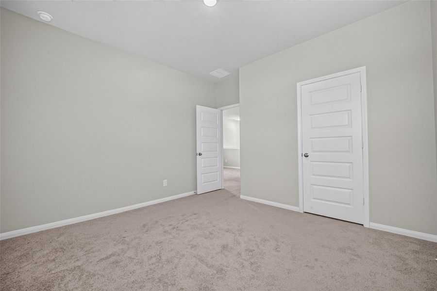 Spacious, unfurnished interior of a new home in Charleston Heights, Rosharon (Image 30).
