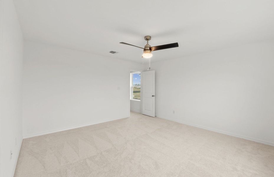 Spacious, unfurnished interior of a new home in Larson Crossing, Elgin (Image 40).