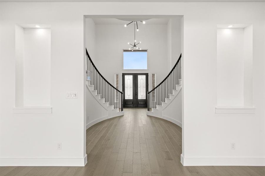 291 Cheyenne Mountain- Foyer-2