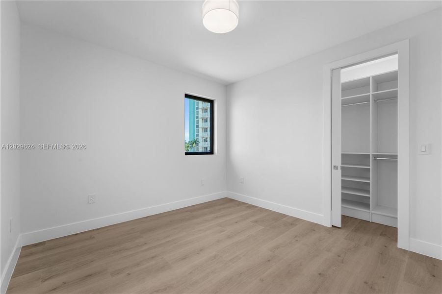 Spacious, unfurnished interior of a new home in , Miami (Image 41).
