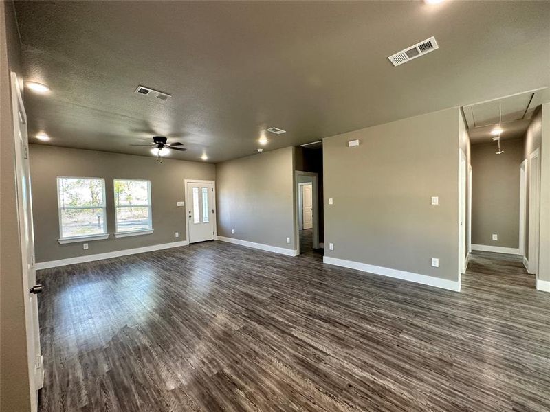 Spacious, unfurnished interior of a new home in , Sulphur Springs (Image 11).