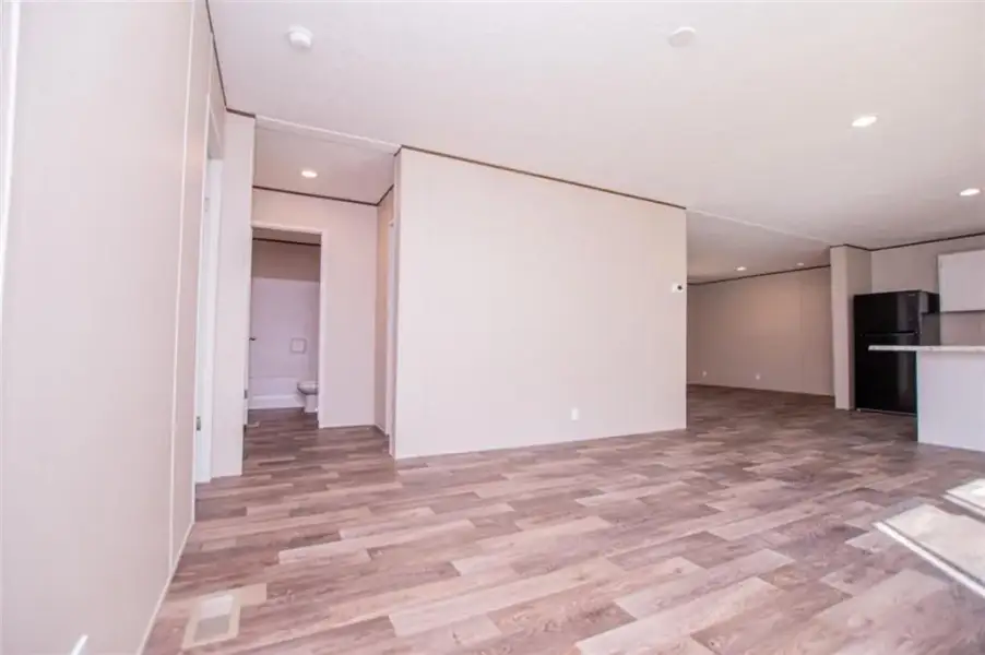 Spacious, unfurnished interior of a new home in , Bremen (Image 43). Spacious, unfurnished interior of a new home in , Bremen (Image 43).