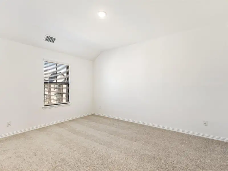 Spacious, unfurnished interior of a new home in , Grand Prairie (Image 22).