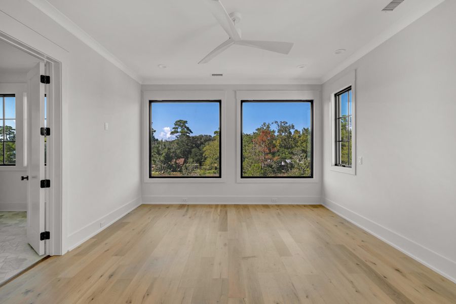 Spacious, unfurnished interior of a new home in , Georgetown (Image 63). Spacious, unfurnished interior of a new home in , Georgetown (Image 63).