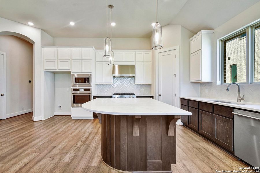 Furnished interior view inside a new home in Homestead, Schertz (Image 12).