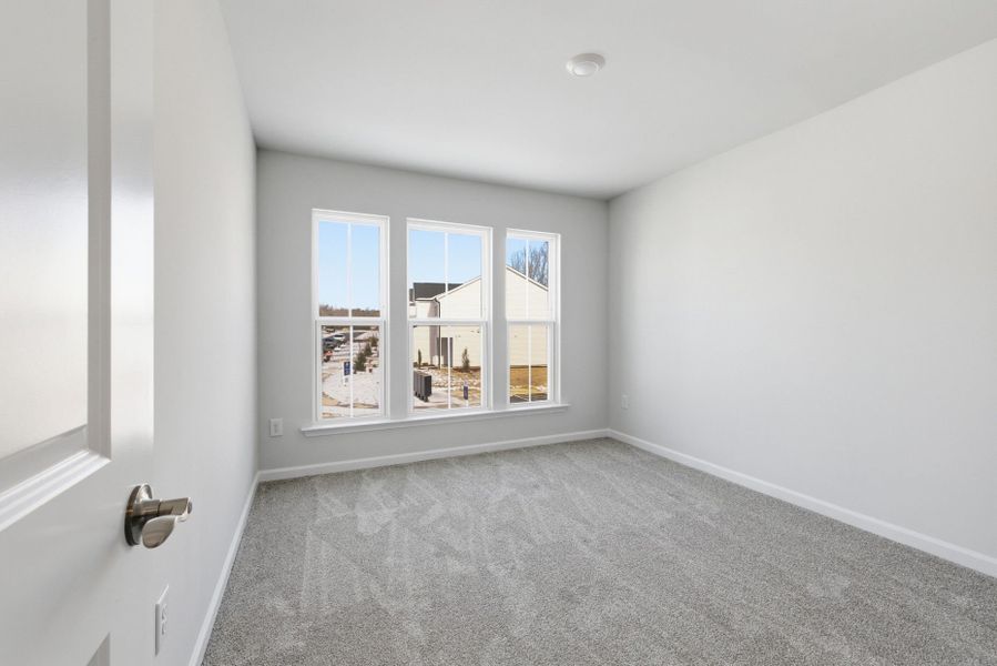 Spacious, unfurnished interior of a new home in Flemingfield, Greensboro (Image 25).