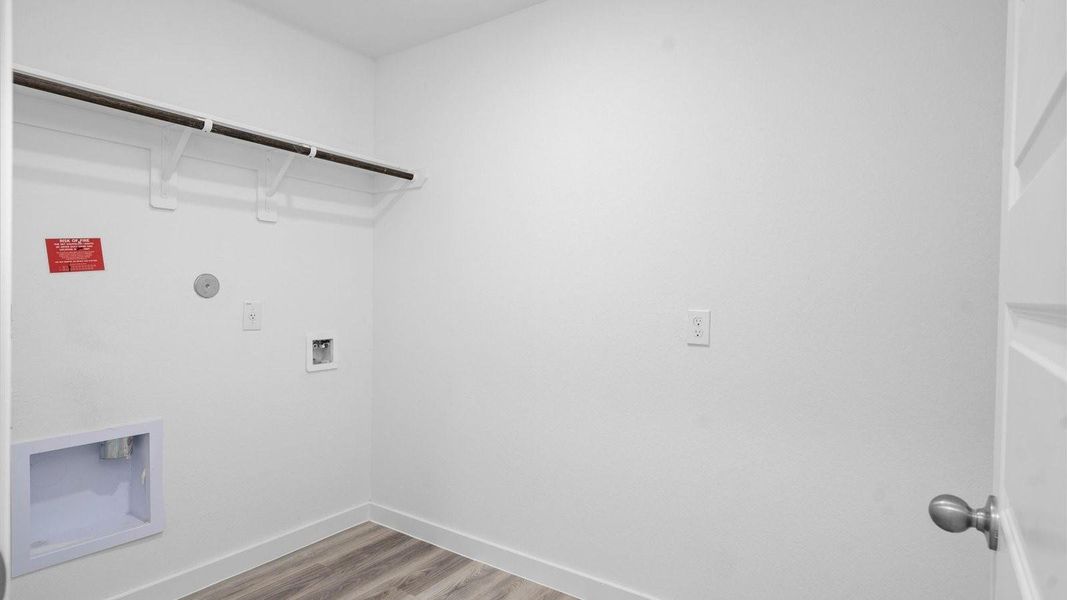 Spacious, unfurnished interior of a new home in Riverwood Ranch, Angleton (Image 15).