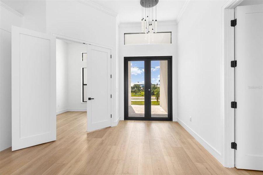 Spacious, unfurnished interior of a new home in , Port Charlotte (Image 17).