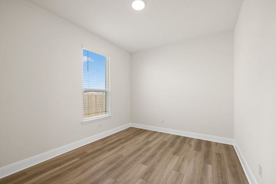 Spacious, unfurnished interior of a new home in Overlook Ranch, Georgetown (Image 25).