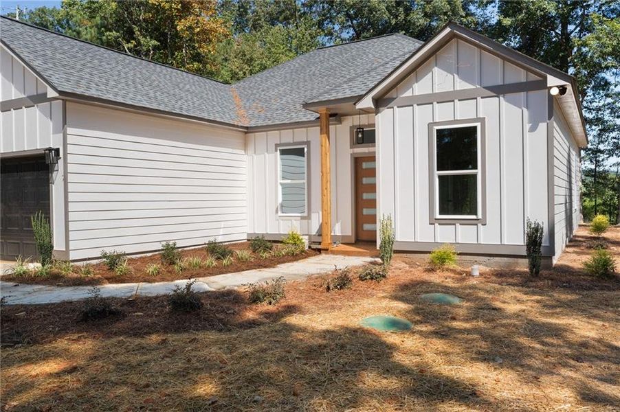 Exterior details and patio area of a home in , Summerville (Image 25).