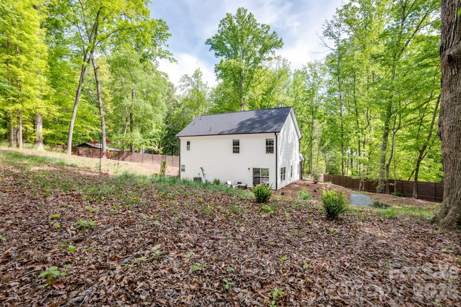 Exterior details and patio area of a home in , Waxhaw (Image 3).