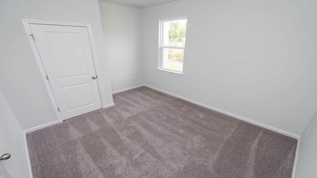 Representative unfurnished interior of a home built from the ROBIE by D.R. Horton in Island Green, Myrtle Beach (Image 30).
