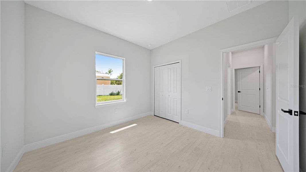 Spacious, unfurnished interior of a new home in , Ocala (Image 21).