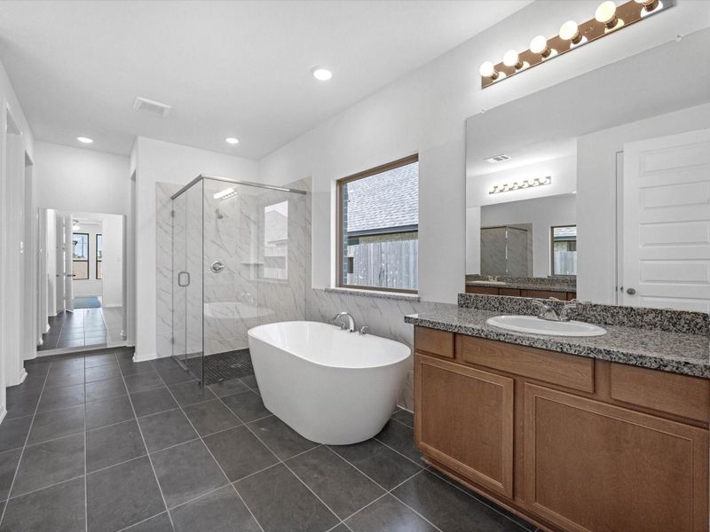 Furnished interior view inside a new home in Candela, Richmond (Image 9).