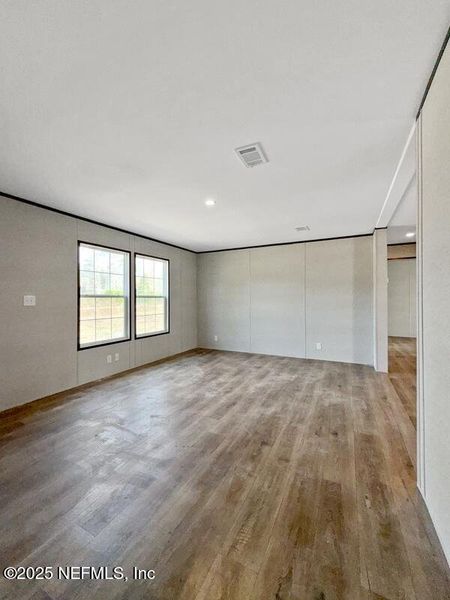 Spacious, unfurnished interior of a new home in , Lake City (Image 23).
