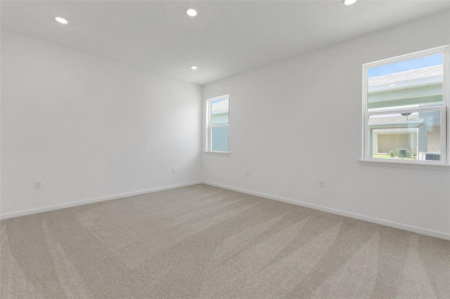Spacious, unfurnished interior of a new home in Crossroads at Kelly Park, Apopka (Image 25).