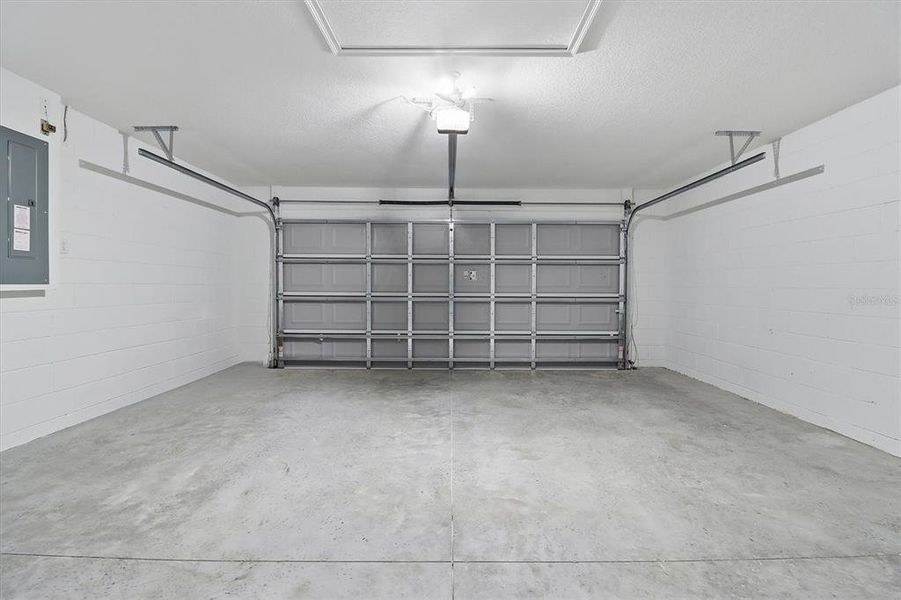 Spacious, unfurnished interior of a new home in , Dunnellon (Image 24).