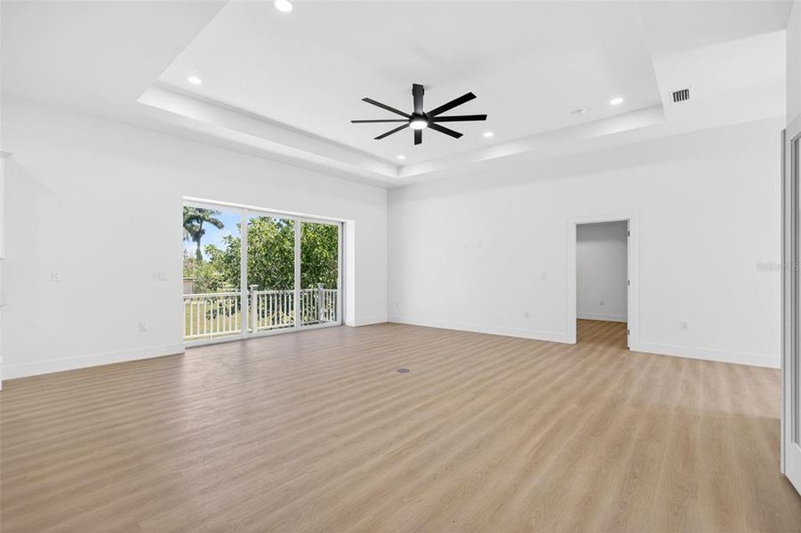 Spacious, unfurnished interior of a new home in , Punta Gorda (Image 29).