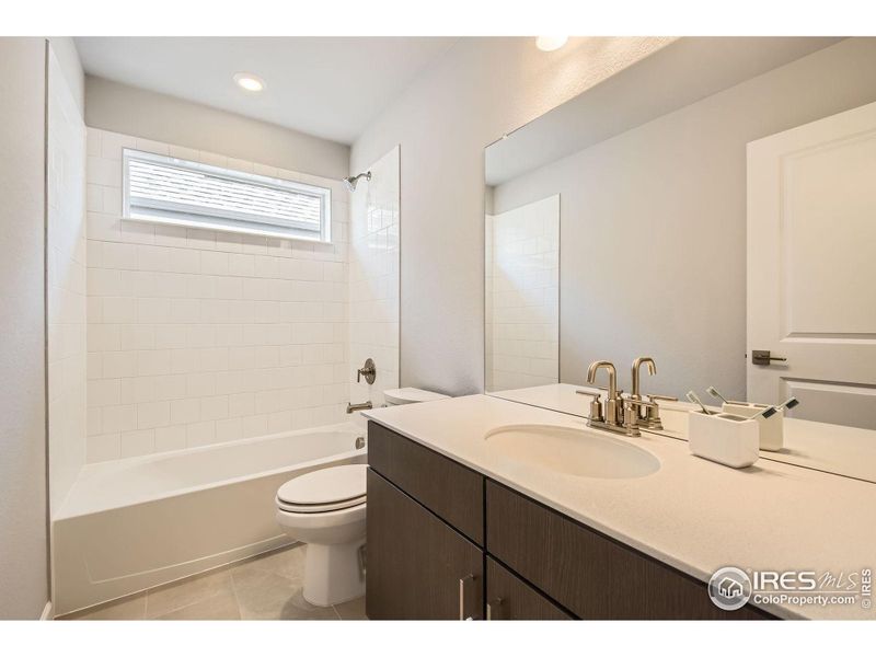 Shared full bathroom Shared full bathroom