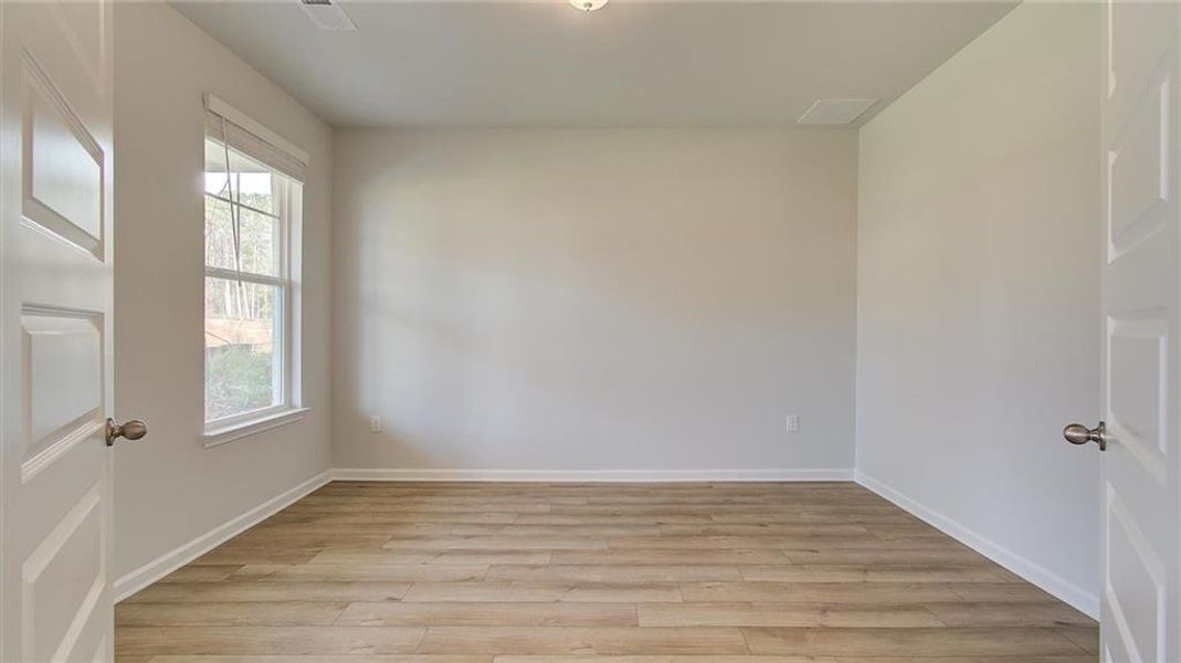 Spacious, unfurnished interior of a new home in Trinity Park, McDonough (Image 32).